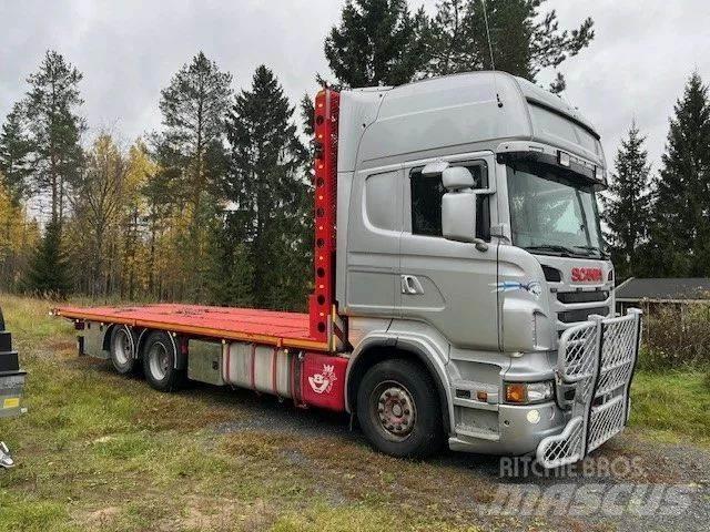 Scania R 560 6*2 Platós / Ponyvás teherautók