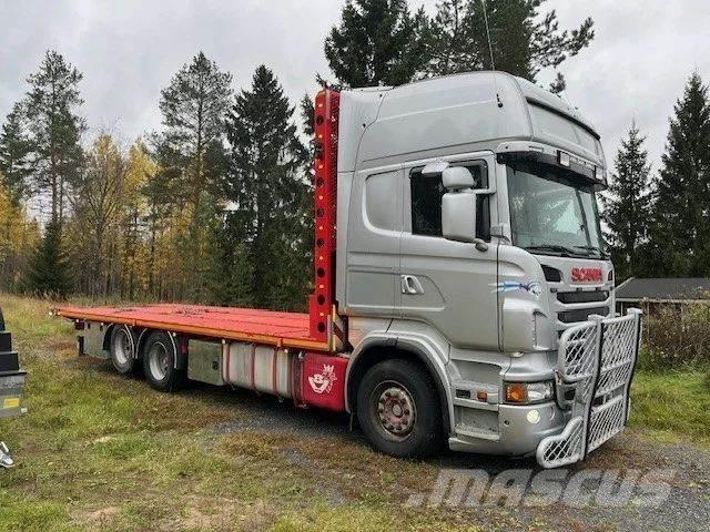 Scania R 560 6*2 Platós / Ponyvás teherautók