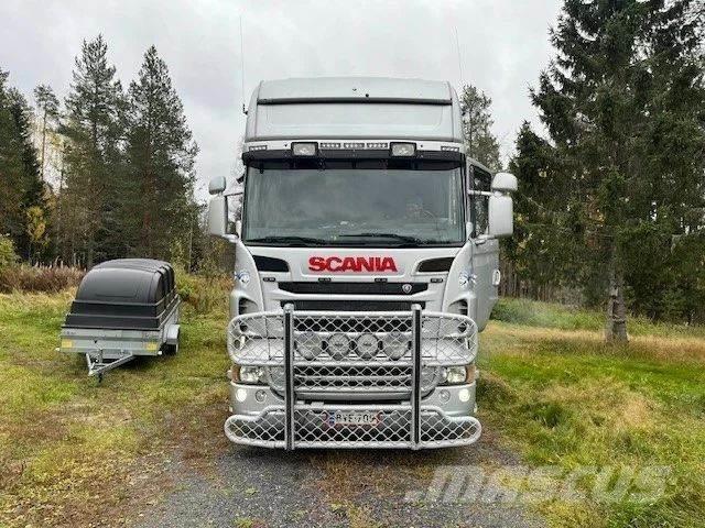 Scania R 560 6*2 Platós / Ponyvás teherautók
