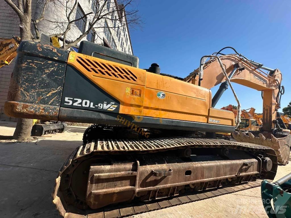 Hyundai Robex 520 VS Lánctalpas kotrók