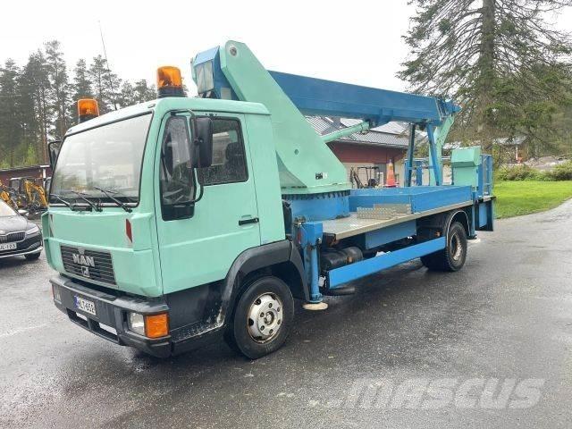 MAN L200 4x2-4300 Teherautóra szerelt emelők és állványok