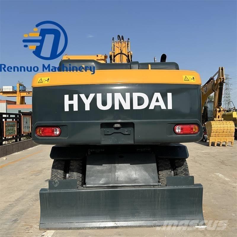 Hyundai 210W-9 Gumikerekes kotrók