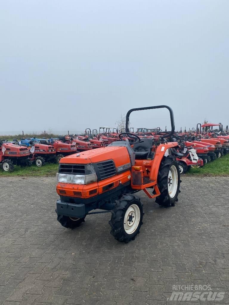 Kubota GL 220 Kompakt traktorok