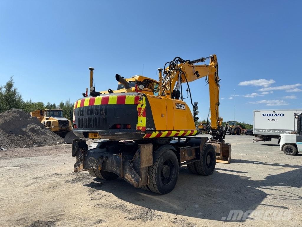 JCB 175 Gumikerekes kotrók