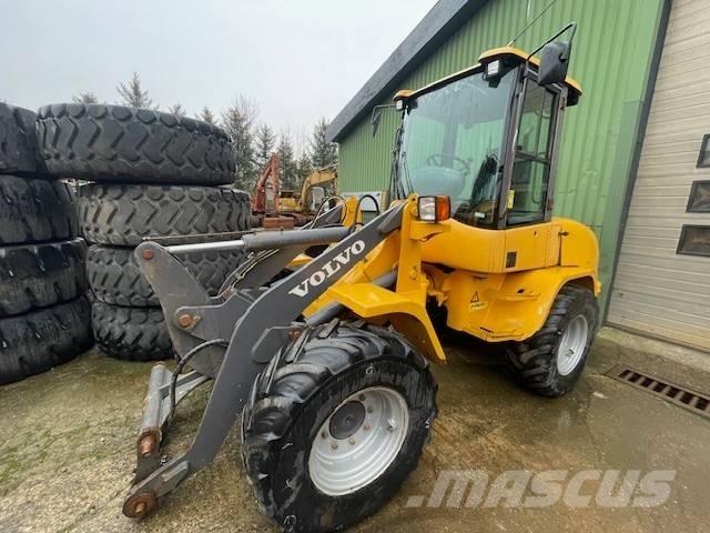 Volvo L30B PRO Gumikerekes homlokrakodók