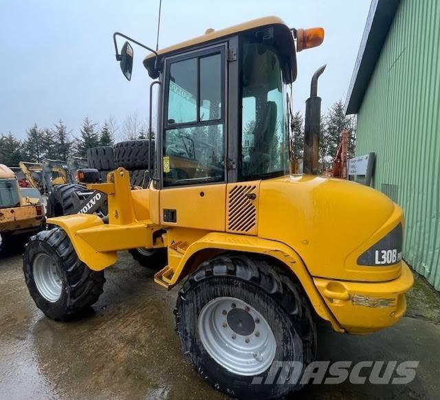 Volvo L30B PRO Gumikerekes homlokrakodók
