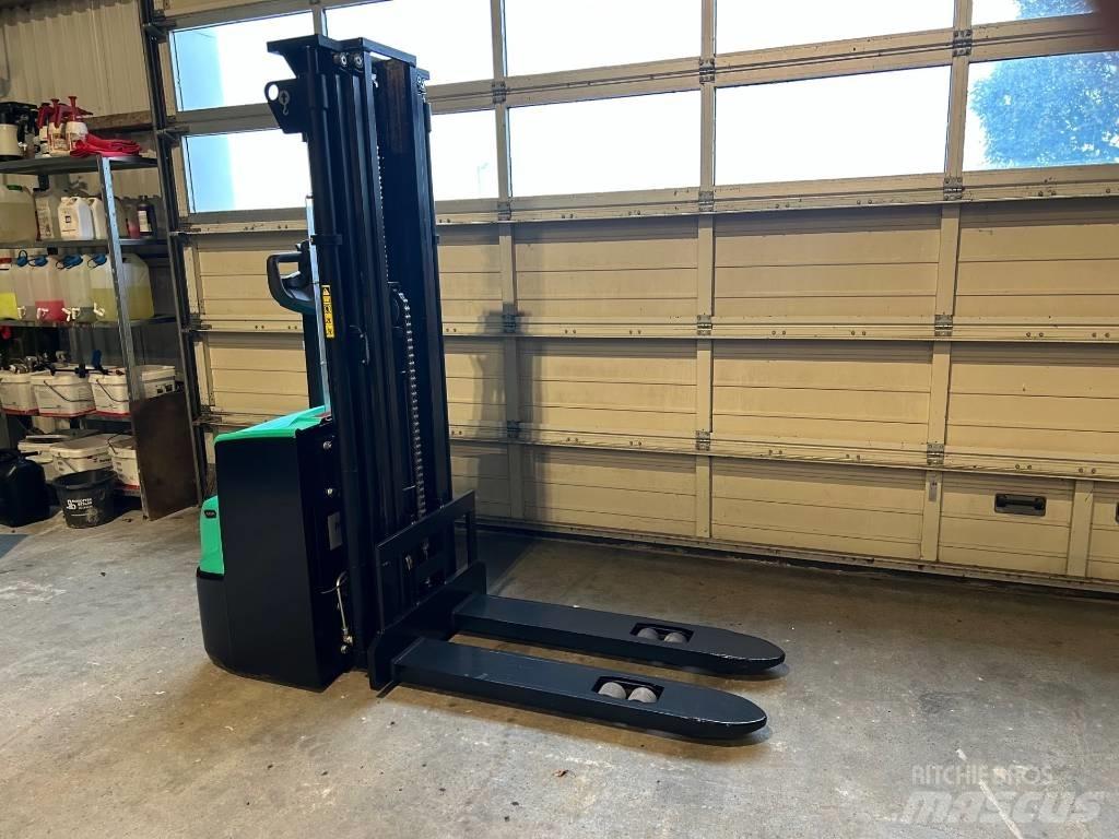 Mitsubishi SBP12N3 Elektromos gyalogkíséretű targoncák