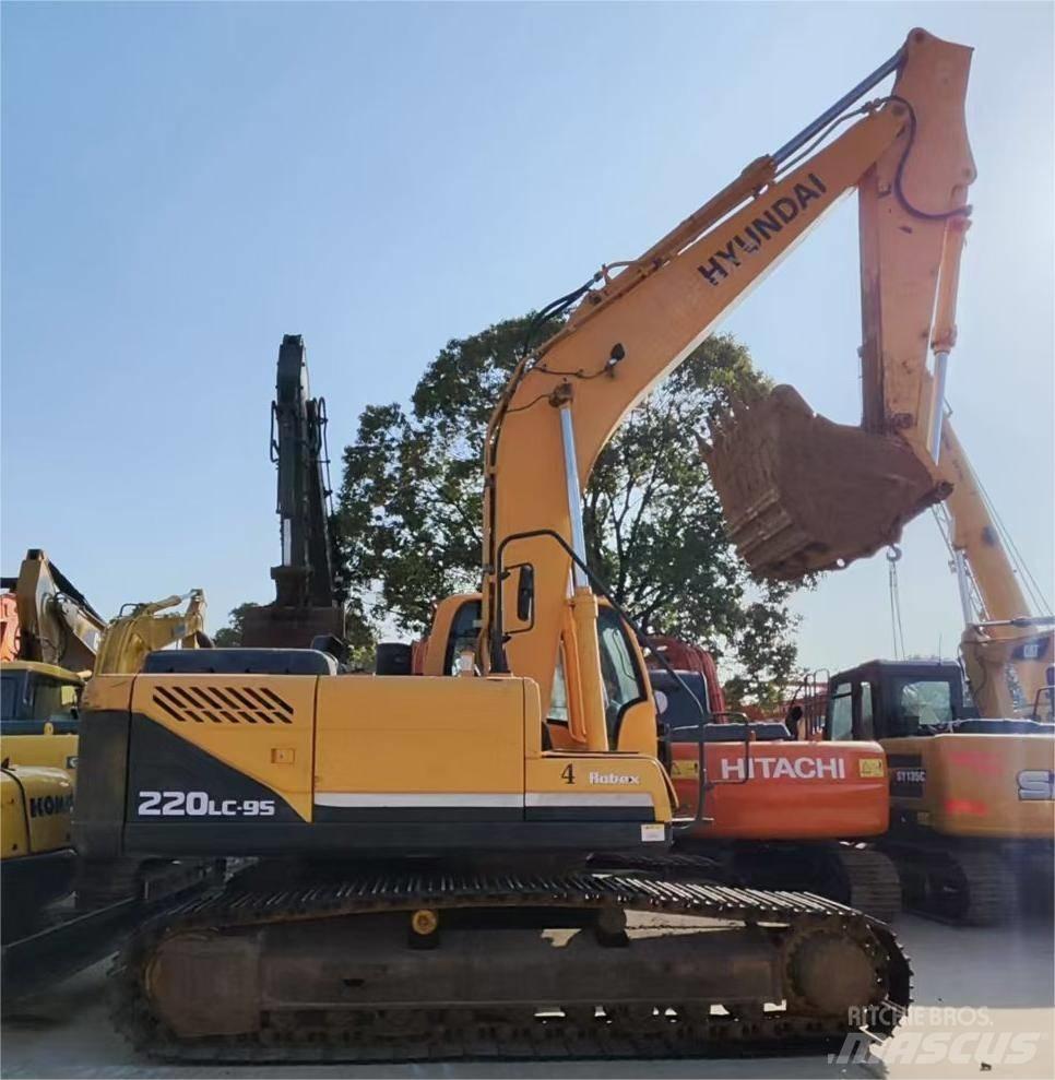 Hyundai R220LC-9S Lánctalpas kotrók
