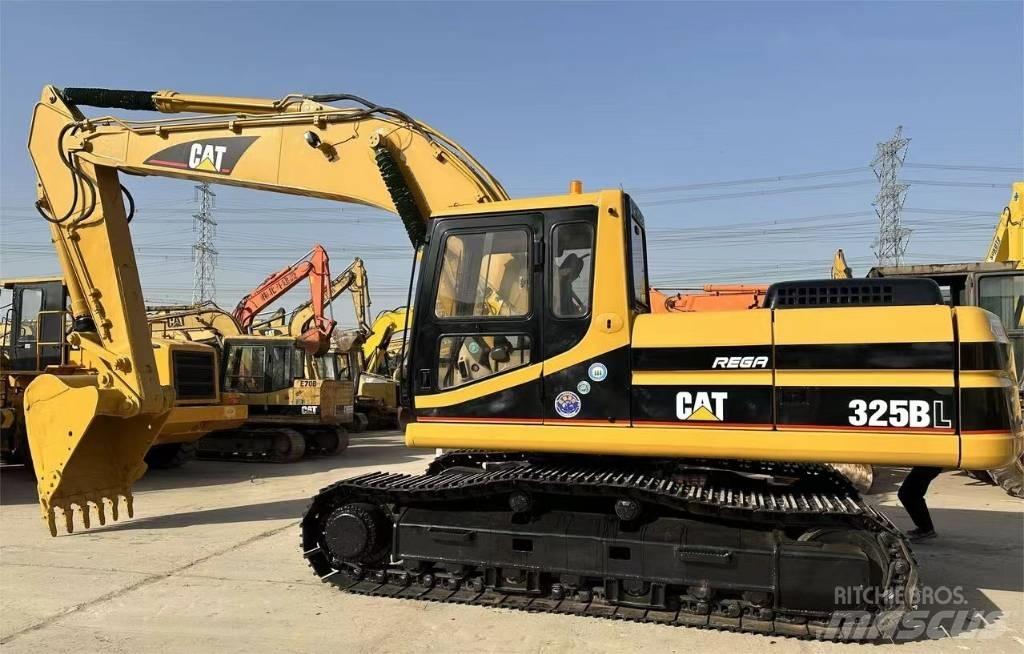 CAT 325 B L Lánctalpas kotrók