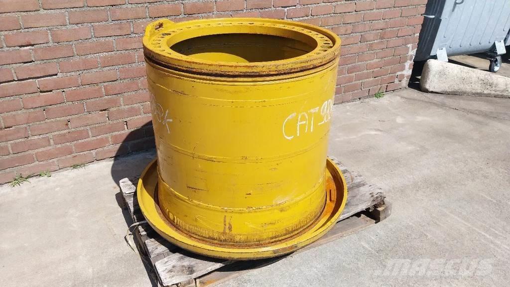 CAT 988 rim Gumiabroncsok, kerekek és felnik