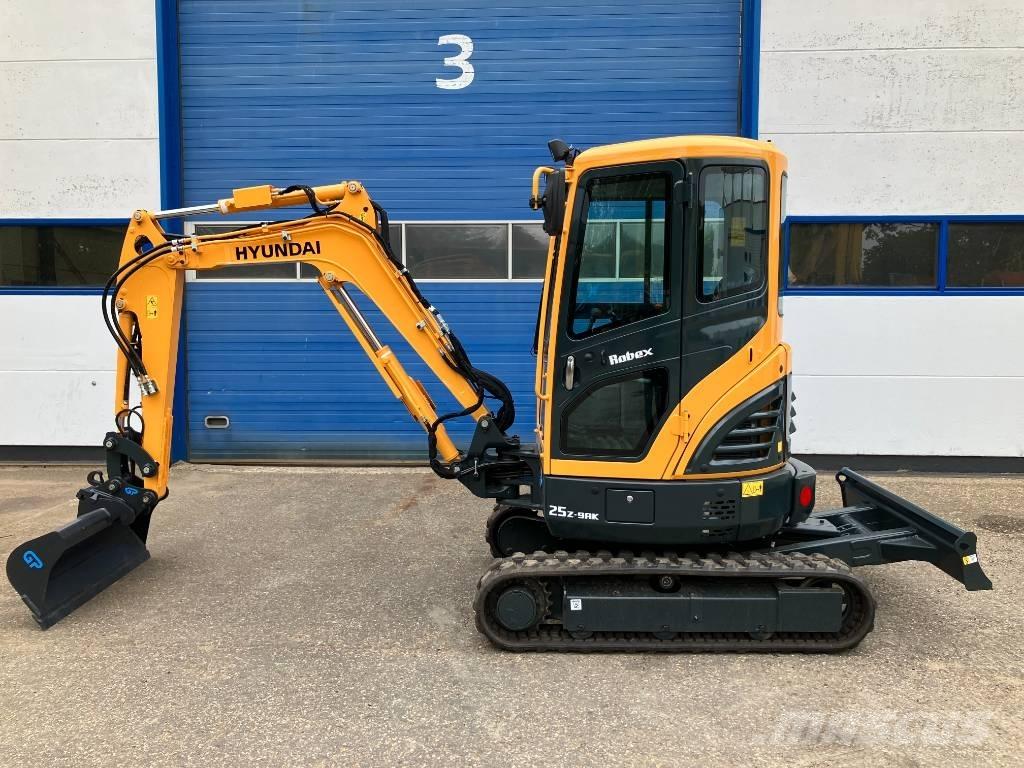 Hyundai R25Z-9AK Mini kotrók < 7t