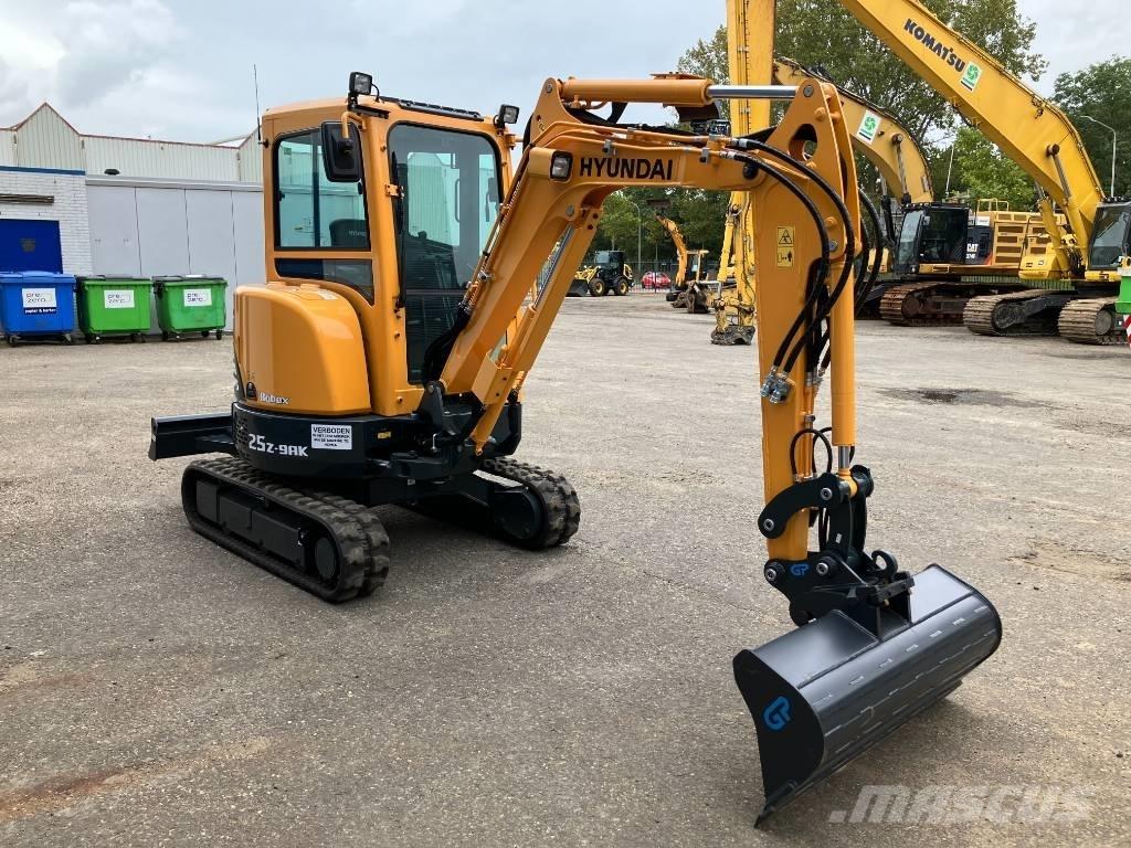 Hyundai R25Z-9AK Mini kotrók < 7t