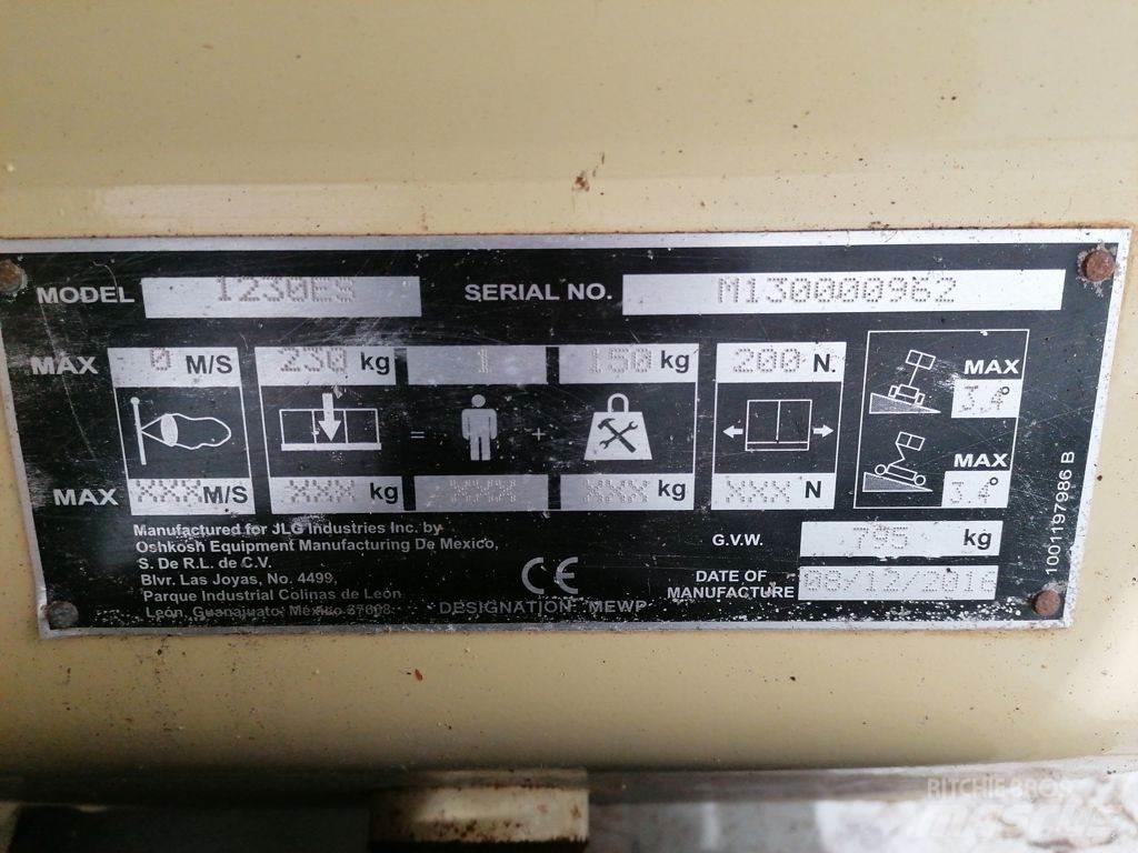 JLG 1230ES Ollós emelők