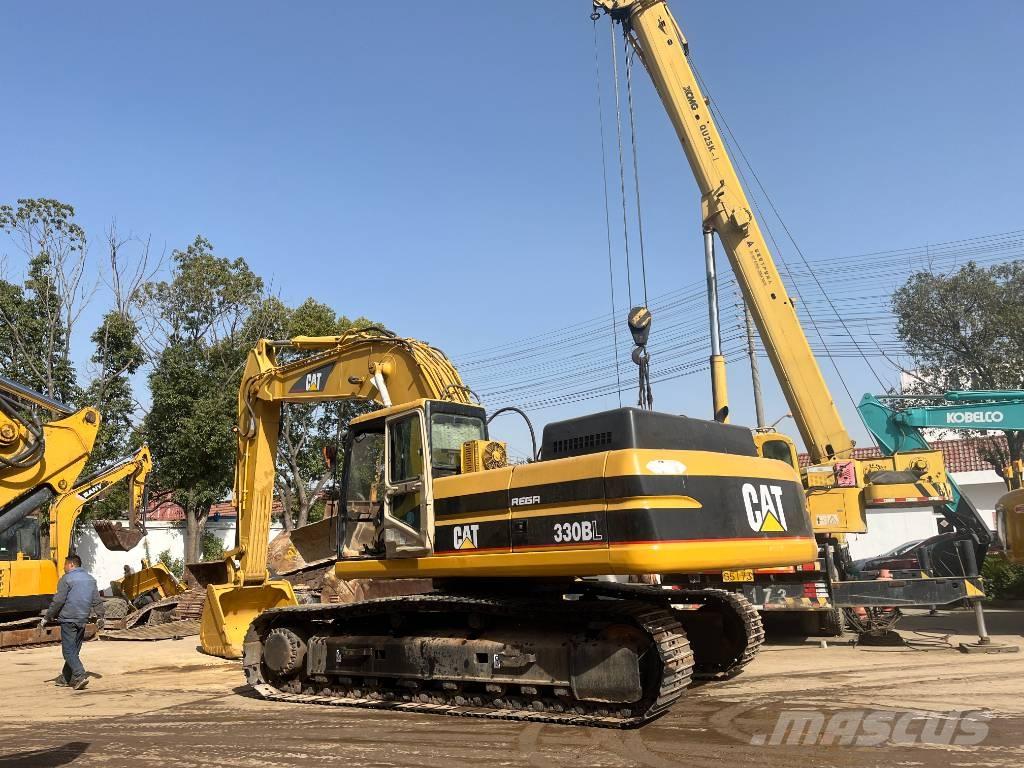 CAT 330 B L Lánctalpas kotrók