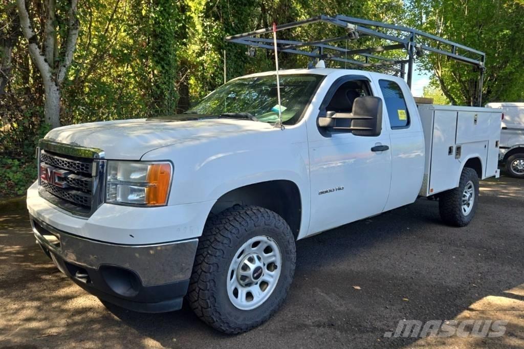 GMC Sierra 3500 HD Kis teherszállító/Platós kocsi