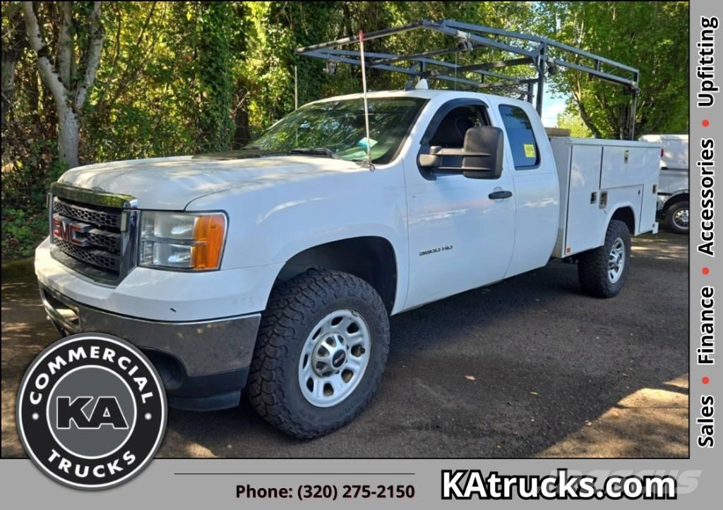 GMC Sierra 3500 HD Kis teherszállító/Platós kocsi