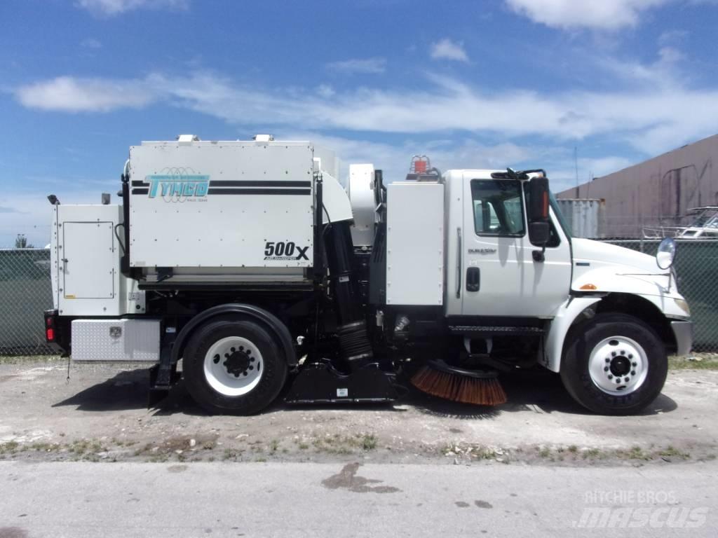 International 4300 Utcaseprő teherautók