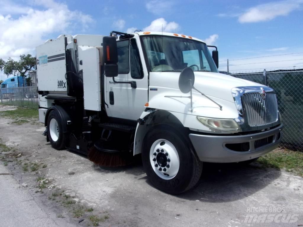 International 4300 Utcaseprő teherautók