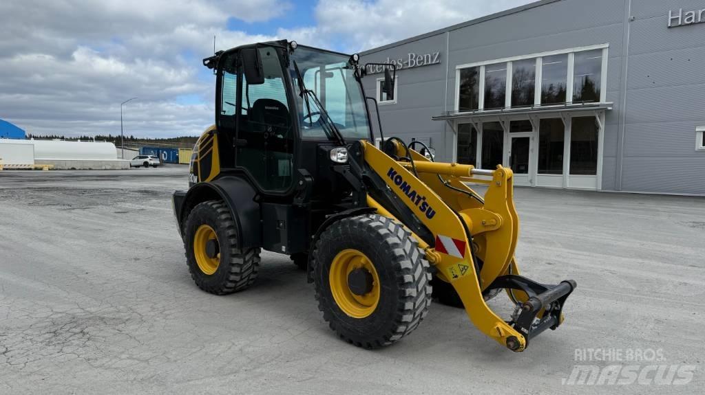 Komatsu WA 80 M Gumikerekes homlokrakodók