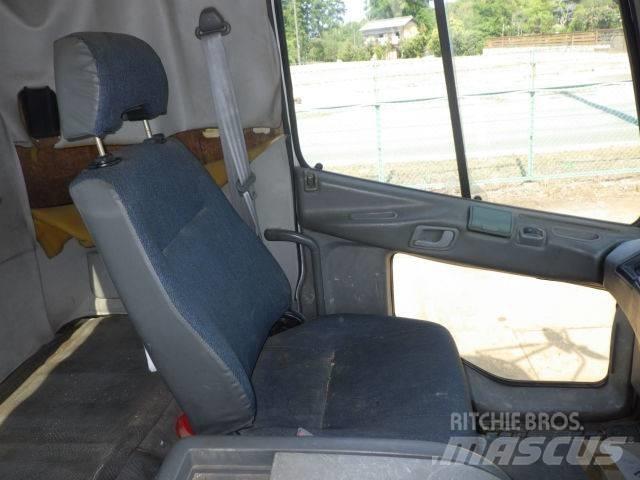 Kato NK75 Mobil daruk