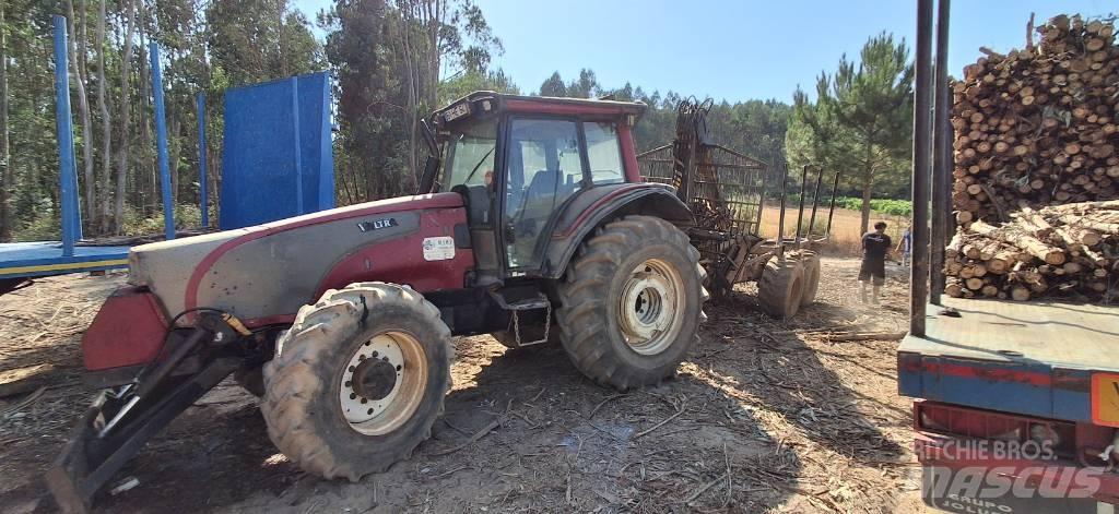 Valtra T 161 Erdészeti traktorok