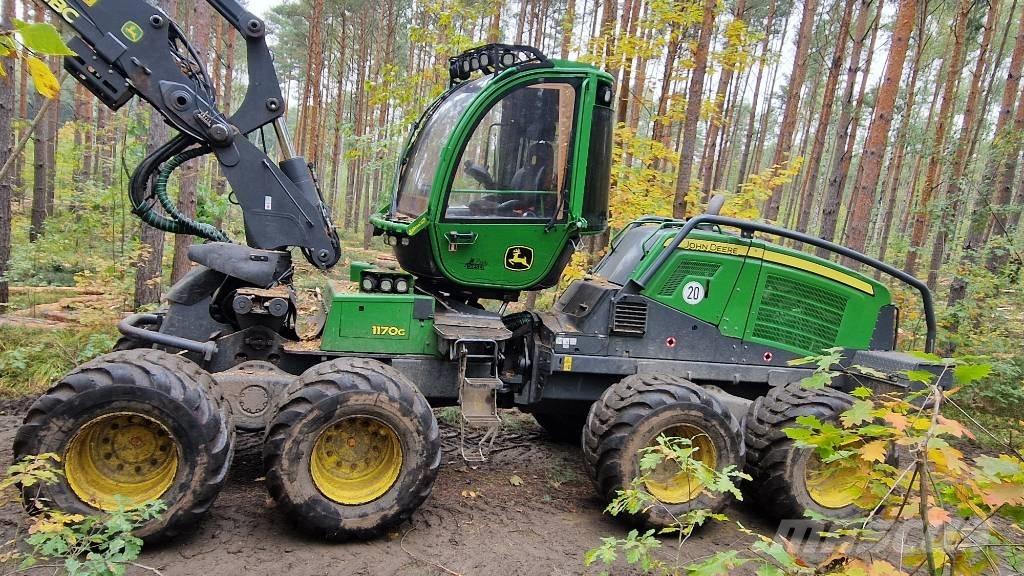 John Deere 1170G Betakarítók
