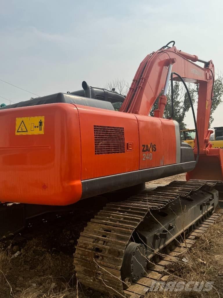 Hitachi ZX 240 Lánctalpas kotrók