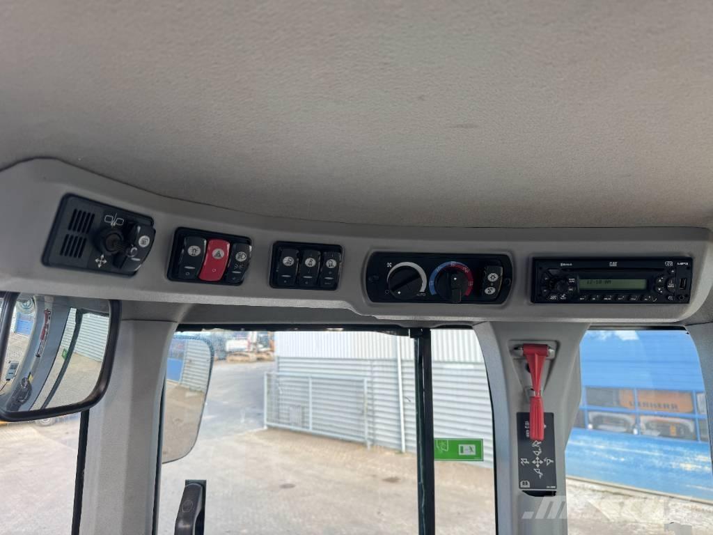 CAT 938 K Gumikerekes homlokrakodók
