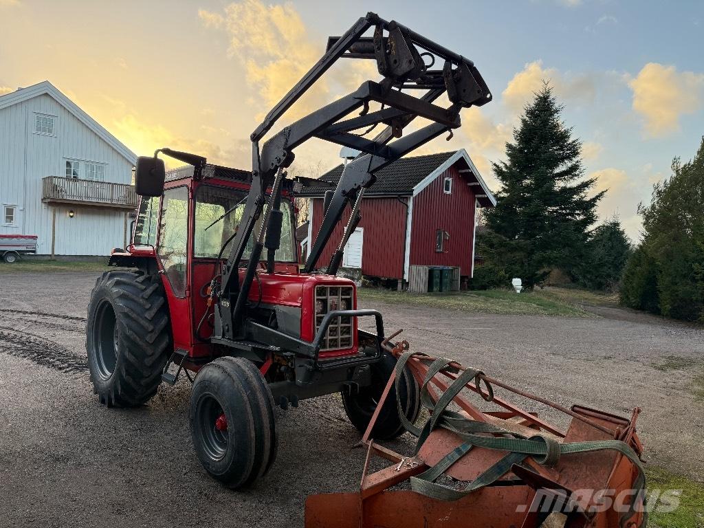 International 574 Traktorok