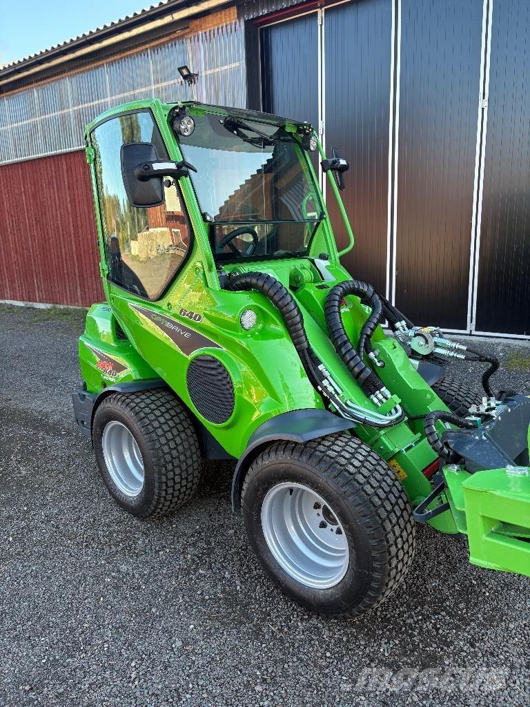 Avant 640 i Univerzális rakodók