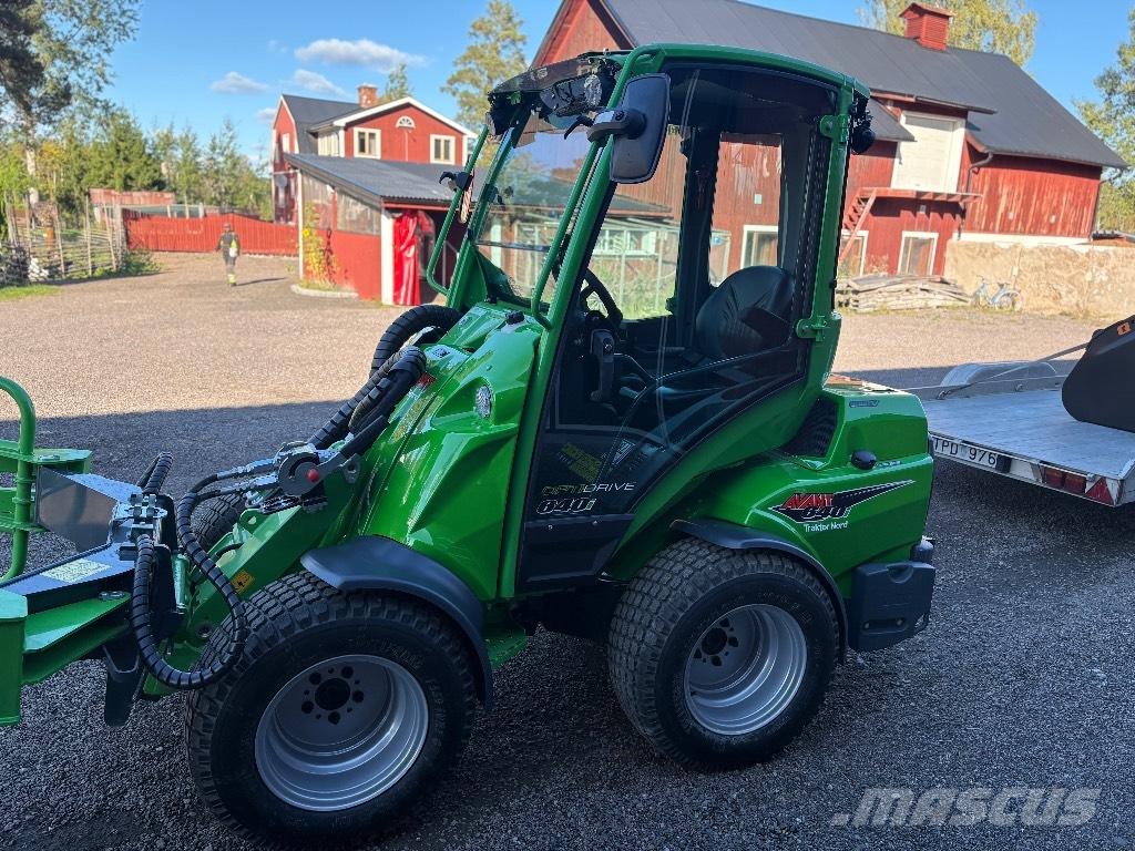 Avant 640 i Univerzális rakodók