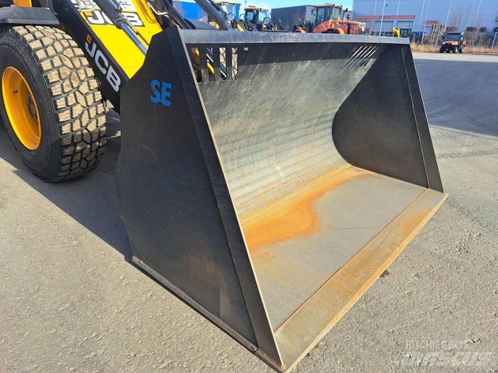 JCB 413 Gumikerekes homlokrakodók