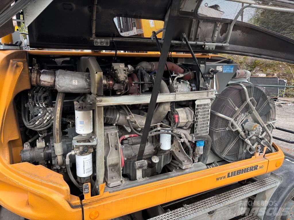 Liebherr A 914 Gumikerekes kotrók