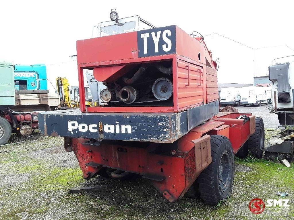 Poclain Machine Gumikerekes homlokrakodók