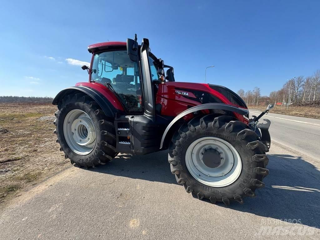 Valtra T255V Traktorok