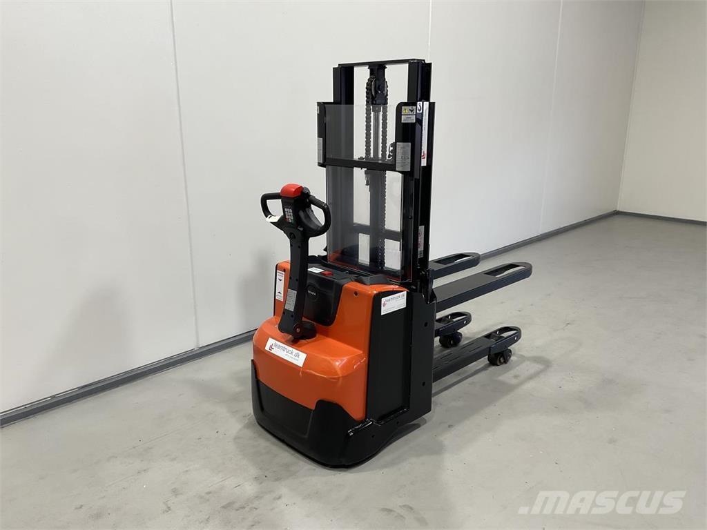 Toyota SWE200D Elektromos gyalogkíséretű targoncák