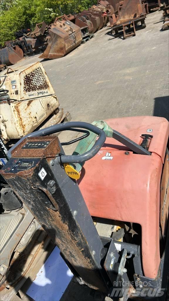 Husqvarna LG504 Vibrátorok