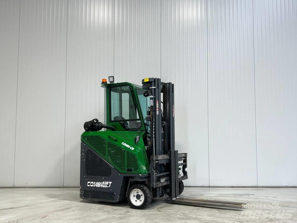 Combilift CB2500 lpg Tolóoszlopos négyutas targonca