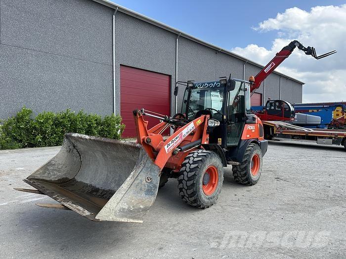 Kubota R065W Gumikerekes homlokrakodók