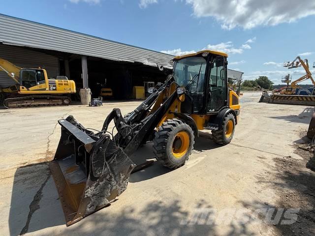 JCB 406 Gumikerekes homlokrakodók