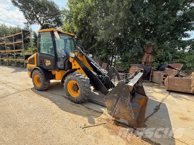 JCB 406 Gumikerekes homlokrakodók