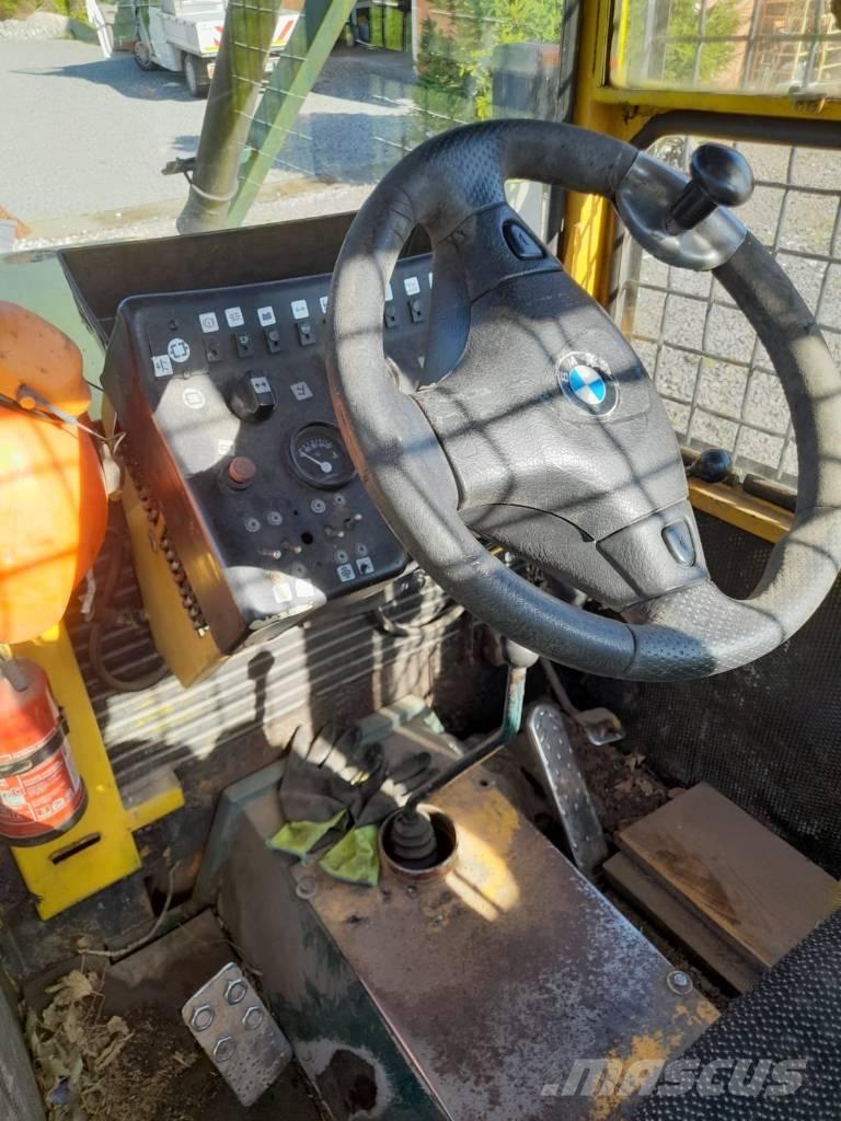 LKT 81 TURBO Vonszolók