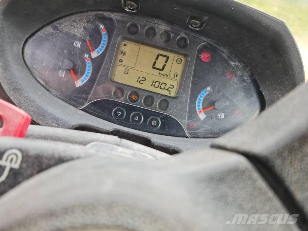 Hitachi ZW 220 Gumikerekes homlokrakodók