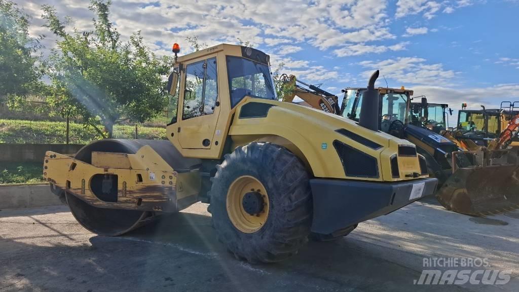 Bomag 213 DH Ikerdobos hengerek