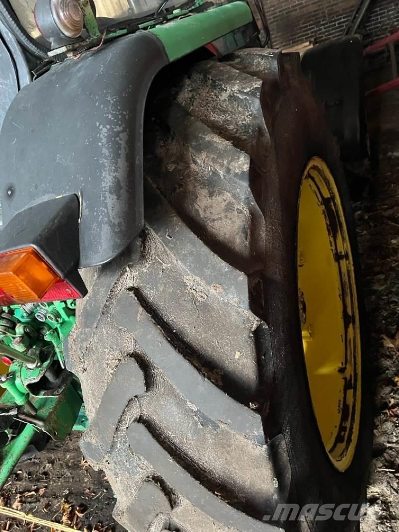 John Deere 2040A Traktorok