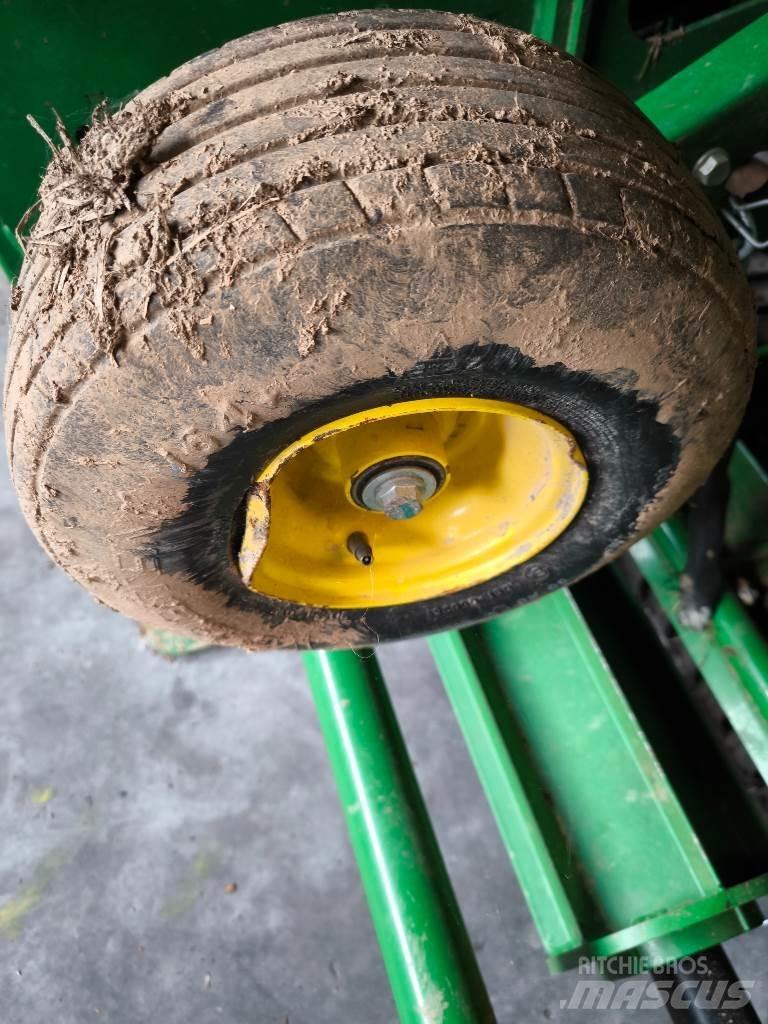 John Deere V461M Körbálázók