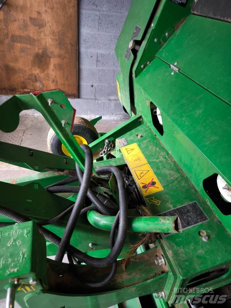John Deere V461M Körbálázók