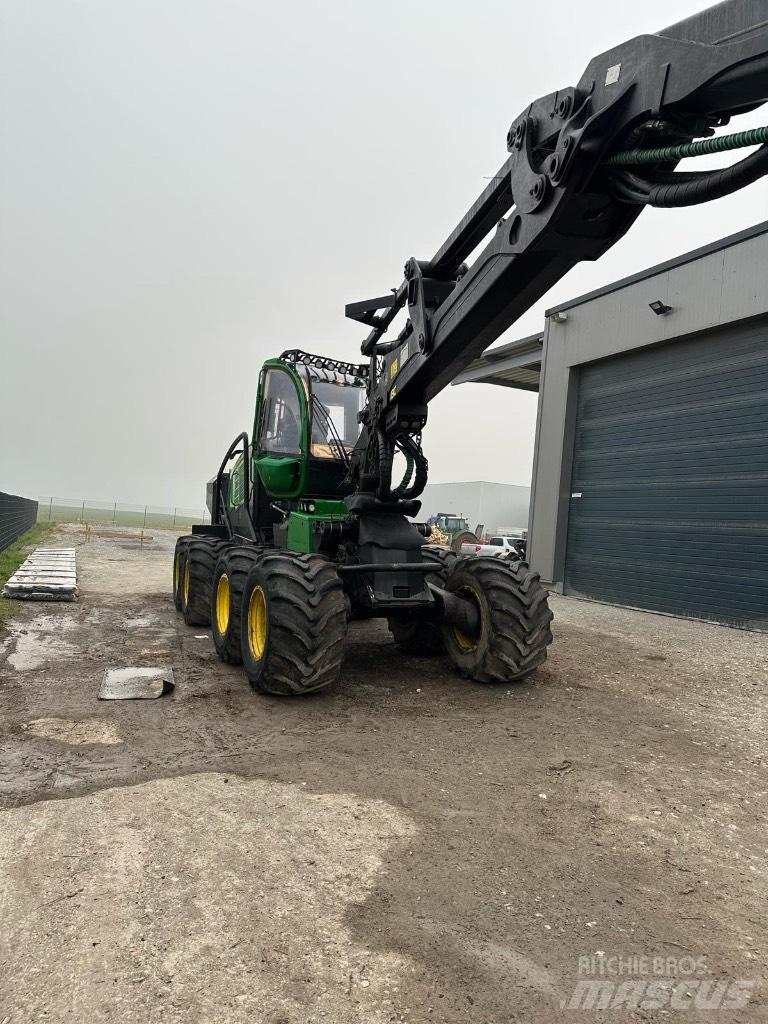 John Deere 1270 G Betakarítók