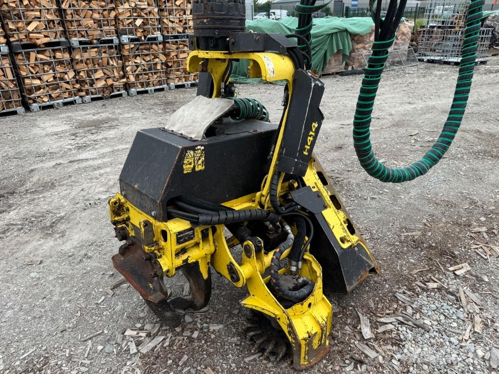 John Deere 1270 G Betakarítók