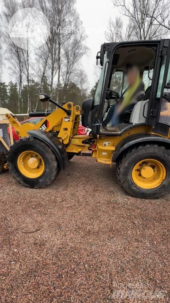 CAT 908 H Gumikerekes homlokrakodók
